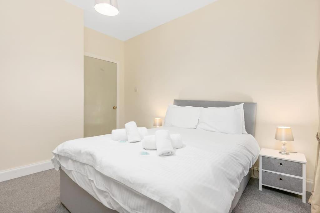 Two Bedroom Apartment-Central Edinburgh-Old Town-Licensed ภายนอก รูปภาพ