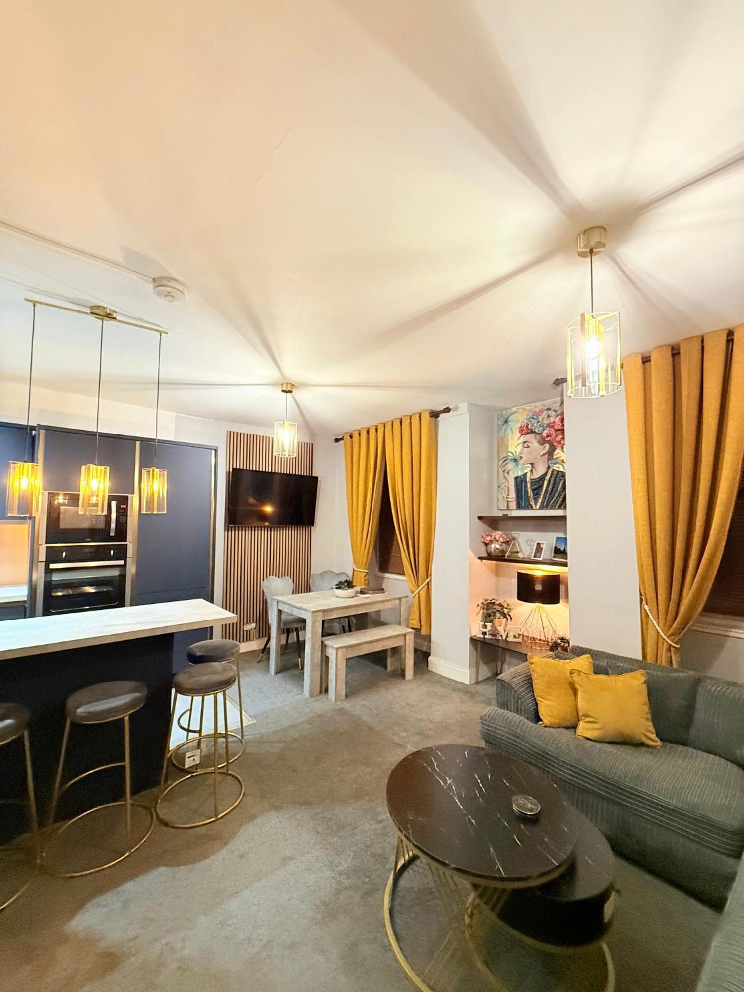Two Bedroom Apartment-Central Edinburgh-Old Town-Licensed ภายนอก รูปภาพ