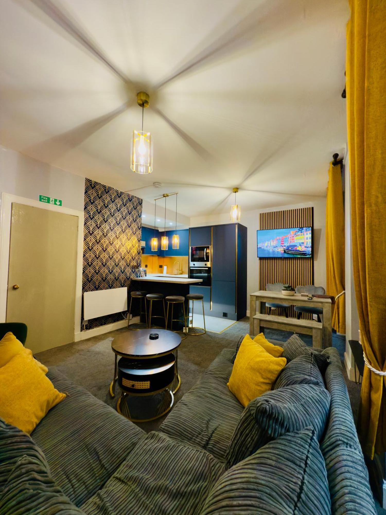 Two Bedroom Apartment-Central Edinburgh-Old Town-Licensed ภายนอก รูปภาพ